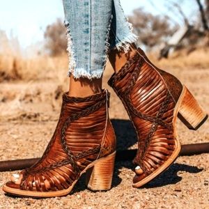 Freebird Bella Sandals in Cognac